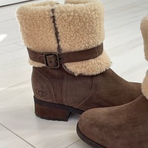 UGG Brown Booties With Sherpa Lined Upper